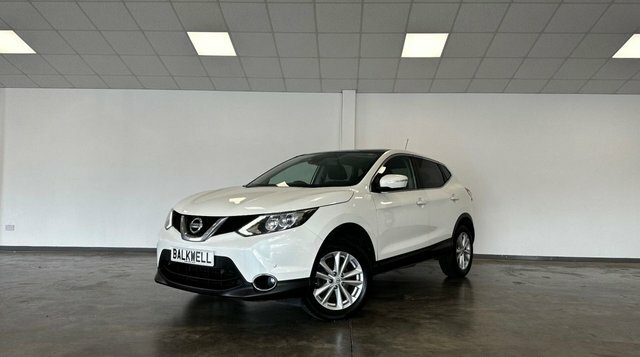 Compare Nissan Qashqai 1.2 Acenta Dig-t Smart Vision 113 Bhp EY64LNG White