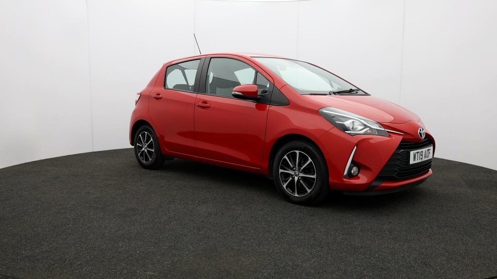 Compare Toyota Yaris Yaris Icon Tech Vvt-i WT19AOF Red