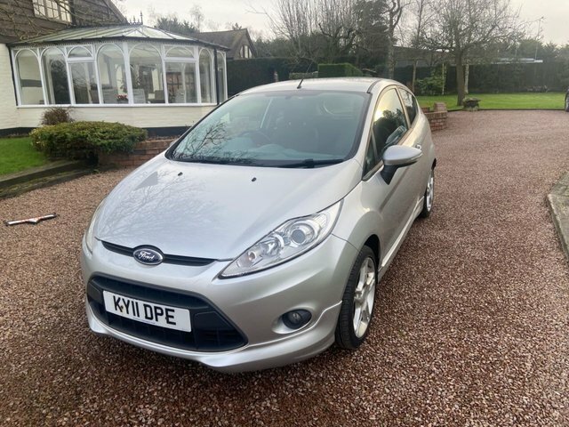 Compare Ford Fiesta 1.6 Zetec S Tdci KY11DPE Silver