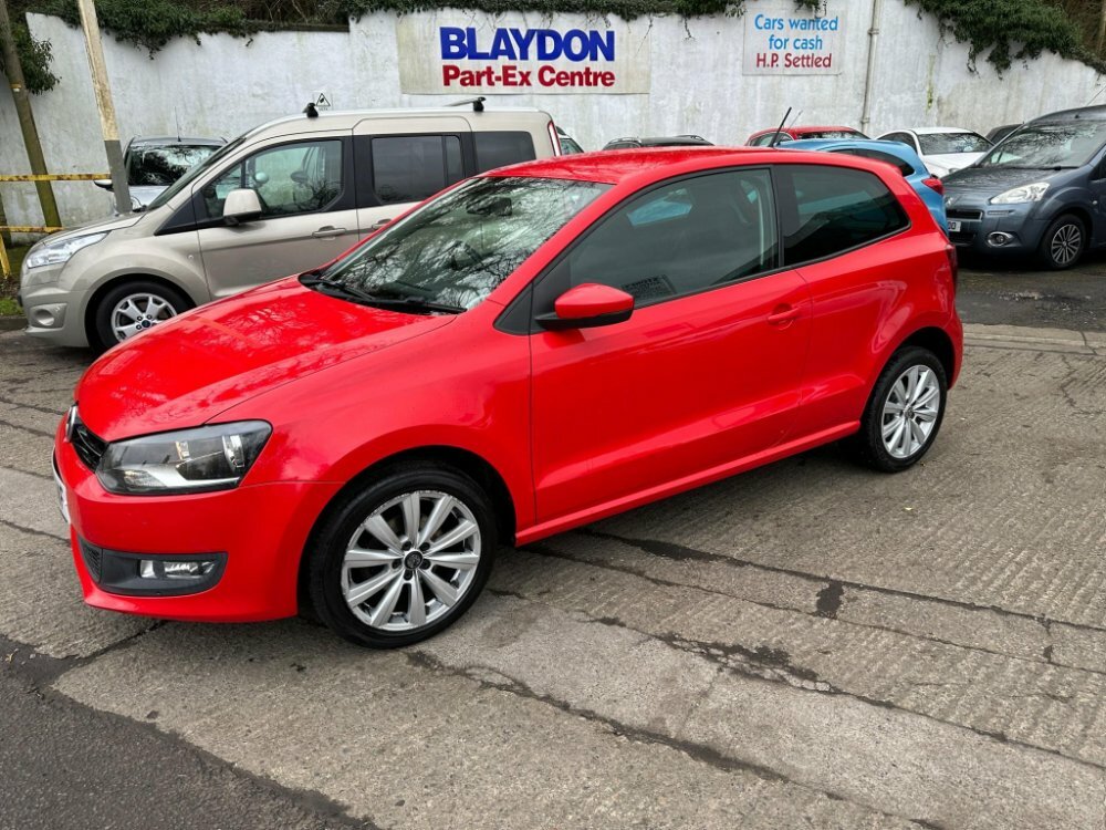 Volkswagen Polo 1.2 Match Edition Euro 5 Red #1