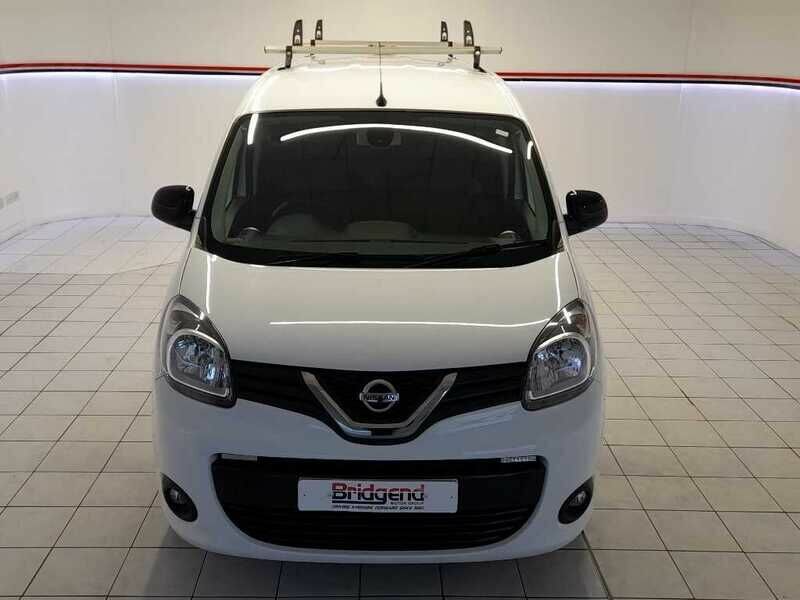 Compare Nissan NV250 1.5 Dci Tekna Panel Van DY69NNM White