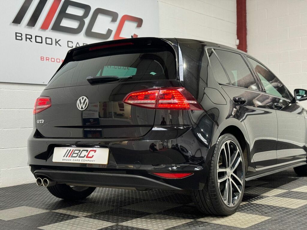 Compare Volkswagen Golf Hatchback 2.0 Tdi Bluemotion Tech Gtd Euro 6 Ss SR17KAE Black