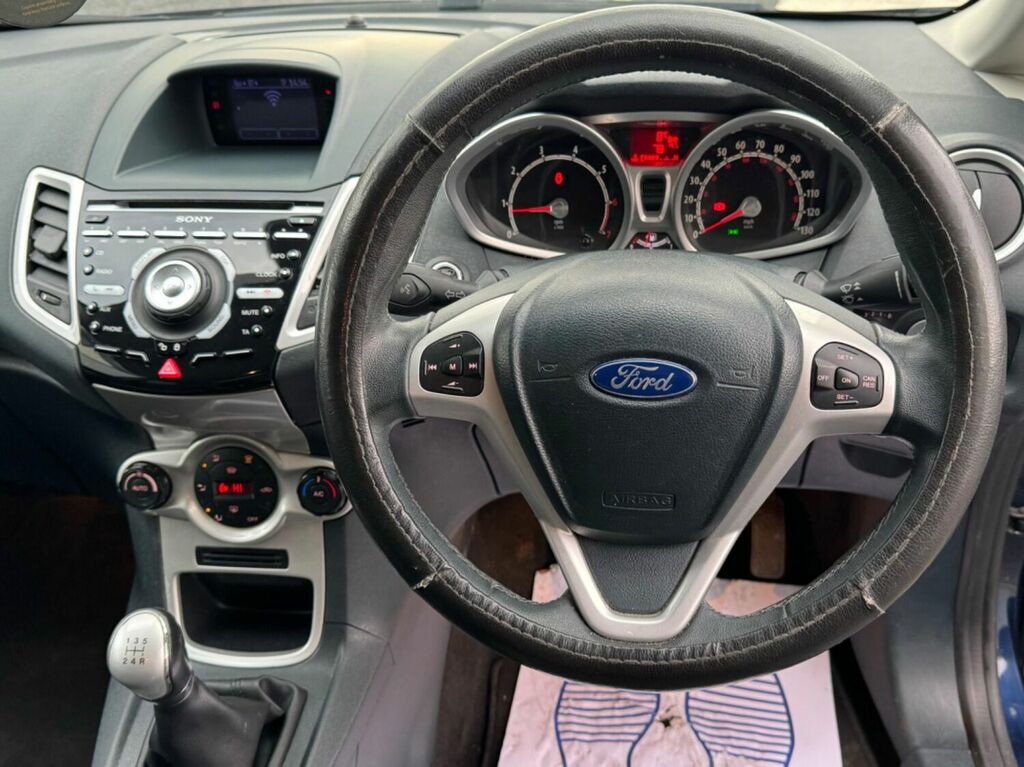 Compare Ford Fiesta Fiesta Titanium LT62OAU Blue
