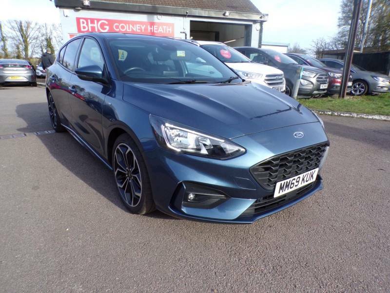 Compare Ford Focus 1.5 Ecoblue 120 St-line X MM69KUK Blue