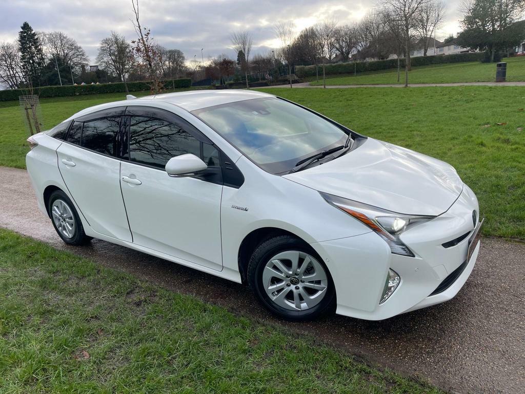 Compare Toyota Prius 1.8 Vvt-h Business Edition Cvt Euro 6 Ss  White