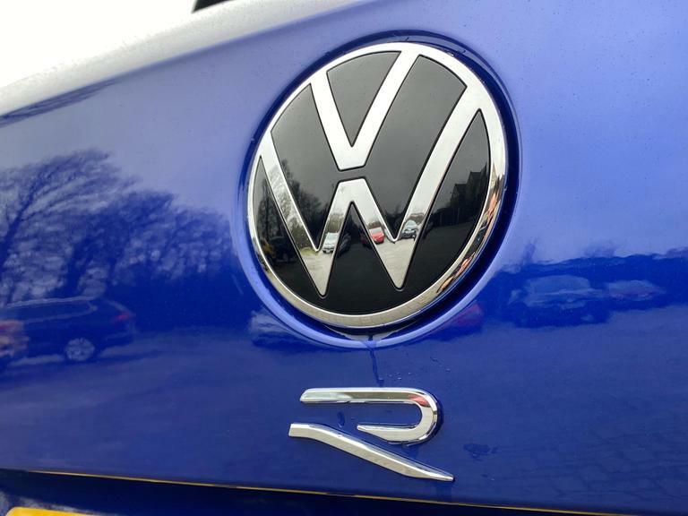Compare Volkswagen Golf Mk8 2.0 Tsi 320Ps R 4Motion Dsg Estate GY73YFK Blue