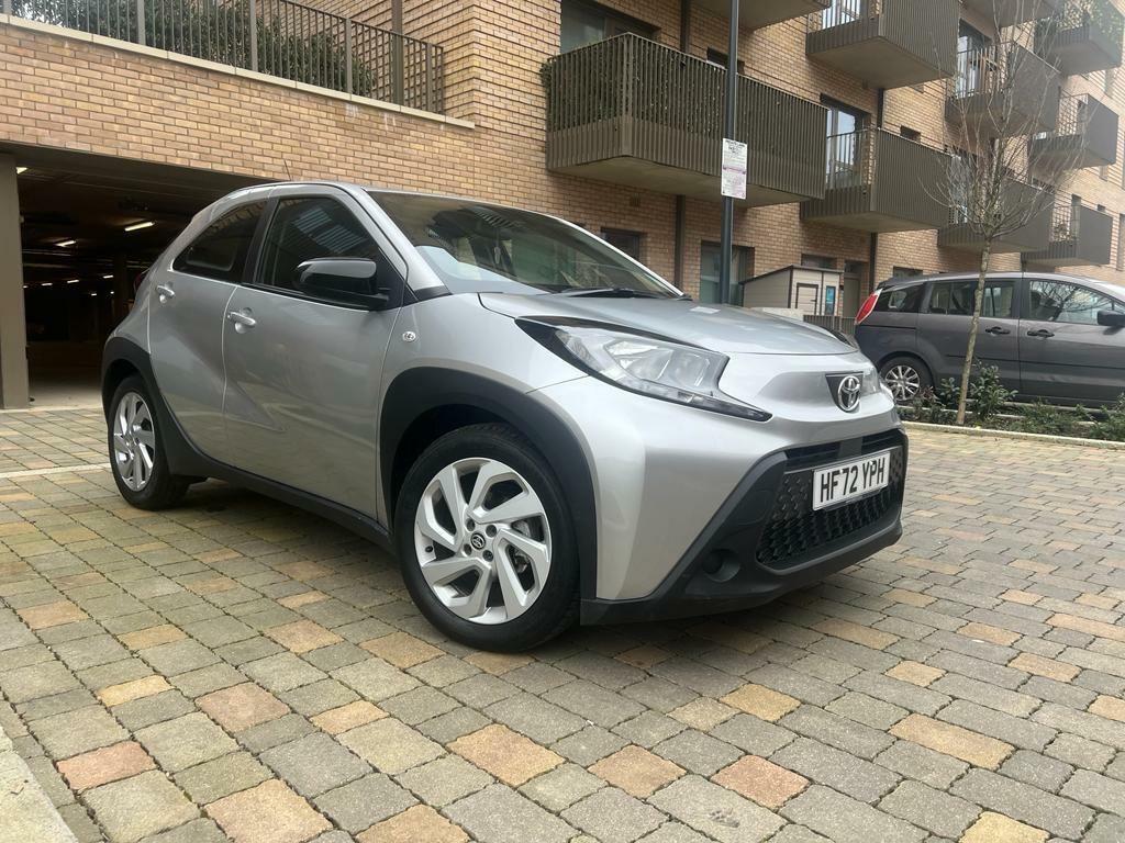 Compare Toyota Aygo X X 1.0 Vvt-i Pure X-shift Euro 6 Ss HF72YPH Silver