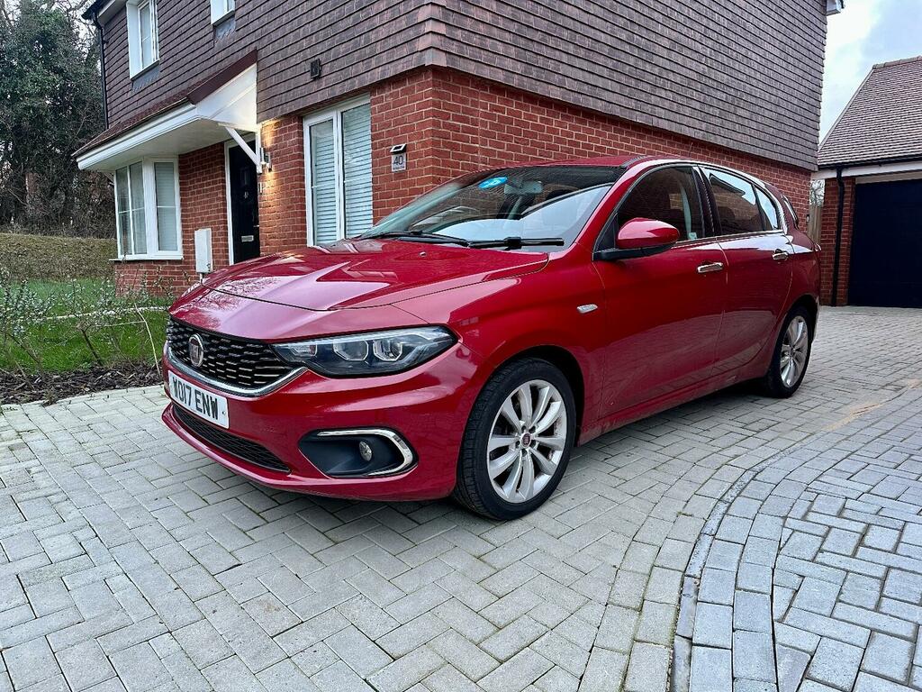 Compare Fiat Tipo 1.3 Tipo Hatchback 1.3 Multijet Ii 95Hp Lounge 20 WO17ENW Red