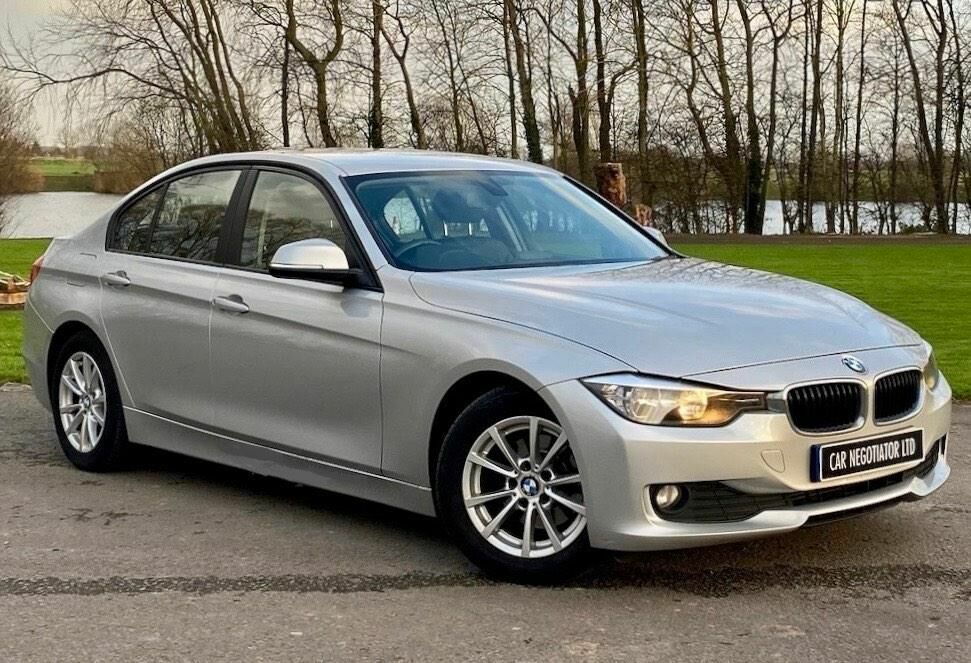 Compare BMW 3 Series Saloon 2.0 320D Ed Efficientdynamics Business Euro RX14WNM Silver