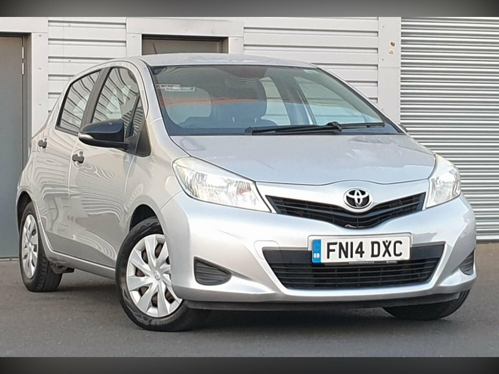 Compare Toyota Yaris 1.0 Vvt-i Active Euro 5 FN14DXC Silver