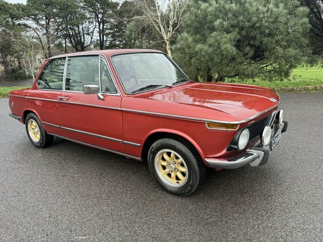 Compare BMW 2002 2.0 Tii ODN444P Red