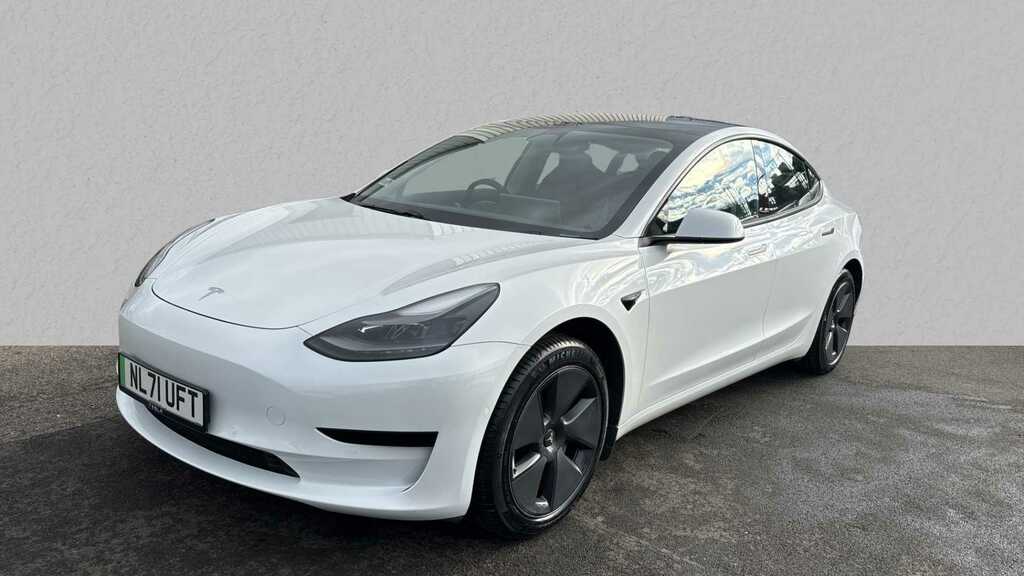 Compare Tesla Model 3 Standard Plus NL71UFT White