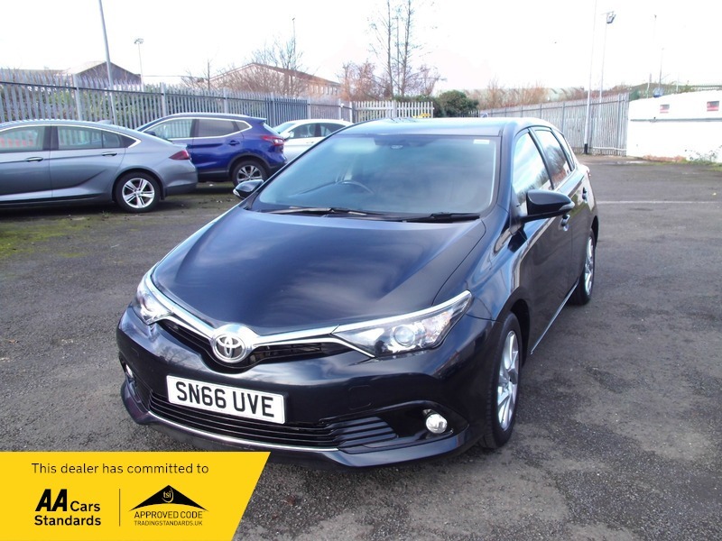 Compare Toyota Auris Reserve For 99...D-4d Business SN66UVE Grey