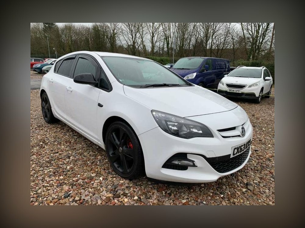 Compare Vauxhall Astra Limited Edition 5-Door CK63KYA White