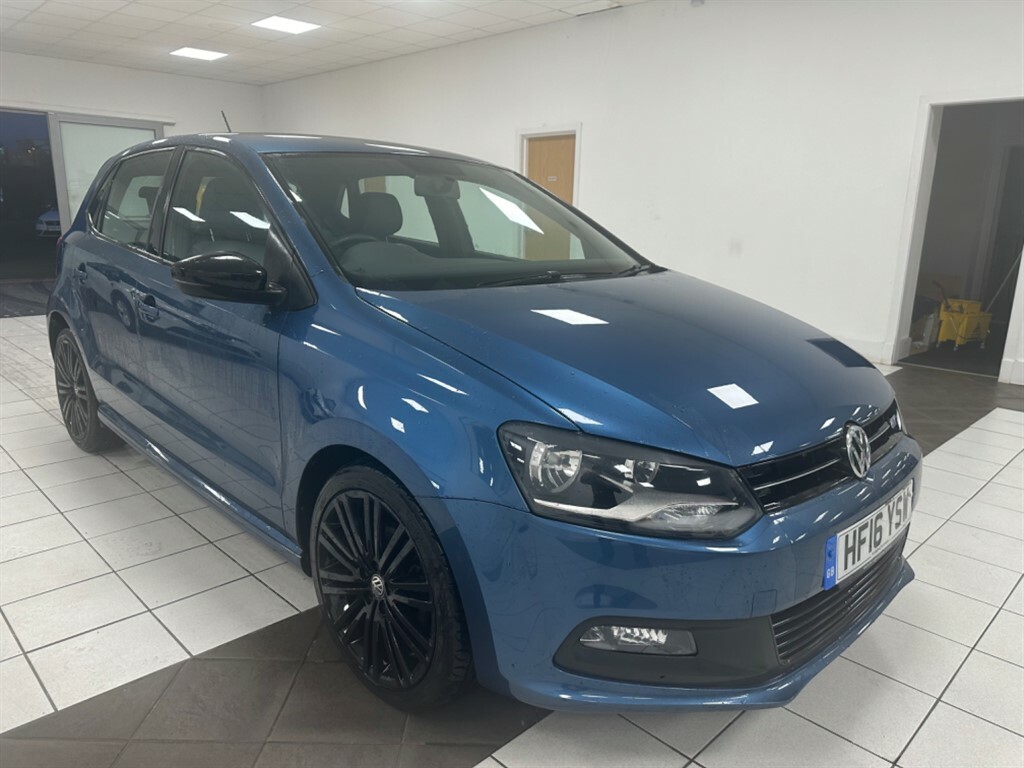 Compare Volkswagen Polo 1.4L Bluegt HF16YSW Blue