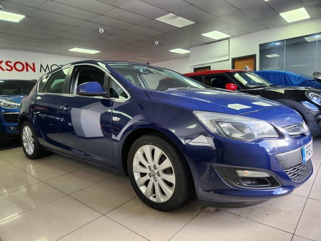 Compare Vauxhall Astra Hatchback FE13NKJ Blue