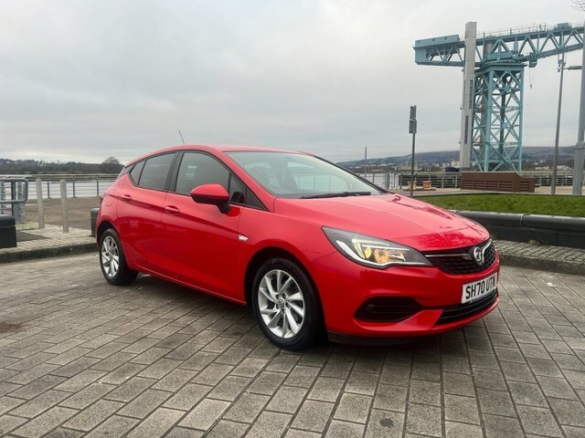 Compare Vauxhall Astra 1.5 Business Edition Nav 104 Bhp SH70UTN Red