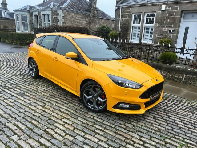 Compare Ford Focus 2.0L St-3 Tdci 183 Bhp YG17HUR Yellow
