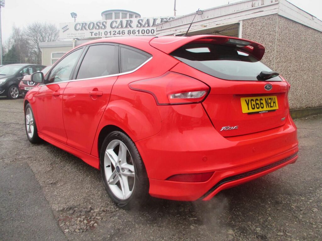 Compare Ford Focus Focus Zetec S YG66NZH Red