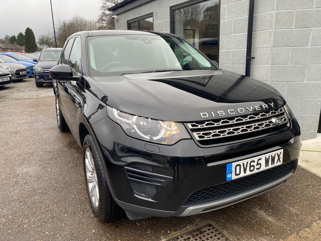 Compare Land Rover Discovery Sport Land Rover Discovery Sport Se Td4 180 4Wd OV65WWX Black