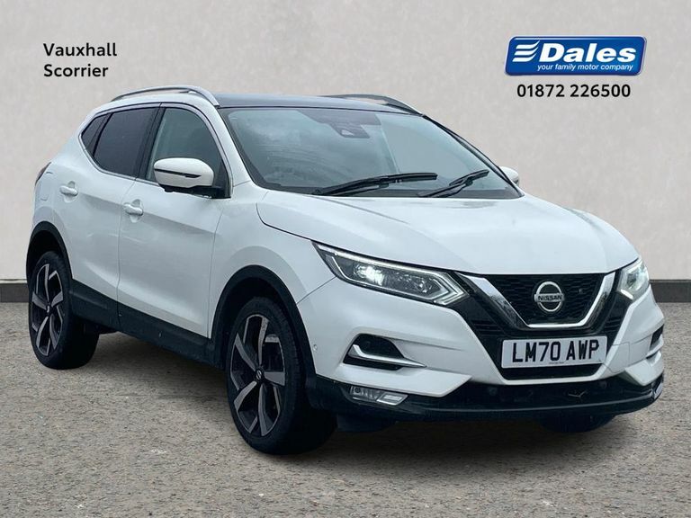 Compare Nissan Qashqai 1.3 Dig-t 160 Tekna Dct LM70AWP White