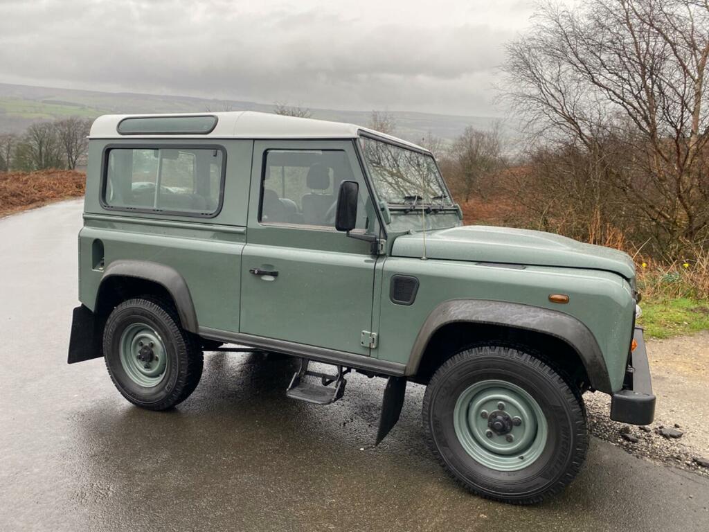 Compare Land Rover Defender 2.2 Tdci 2012 YJ12XYA Green