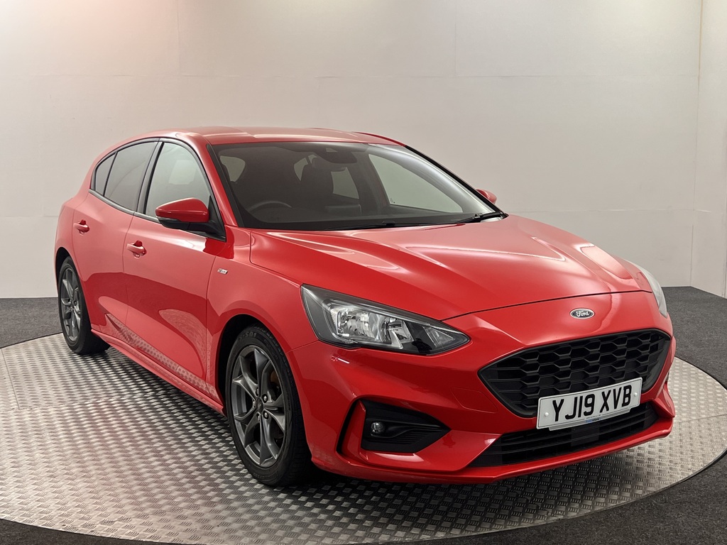 Compare Ford Focus 1.0 Ecoboost 125 St-line YJ19XVB Red
