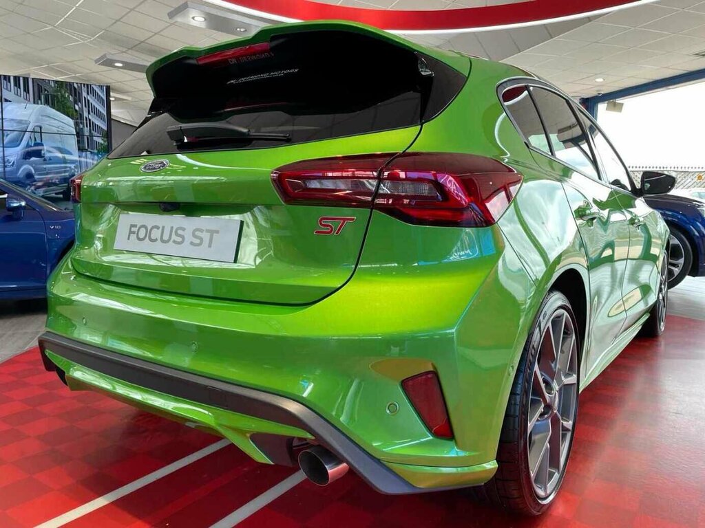 Compare Ford Focus St 2.3L Ecoboost 280Ps 6 Speed Fwd AVI1603 Green