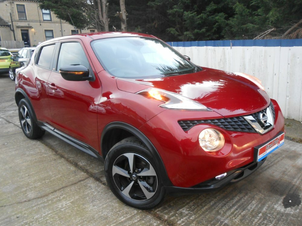 Compare Nissan Juke 1.6 Bose Personal Edition 5-Door DT68OPY Red
