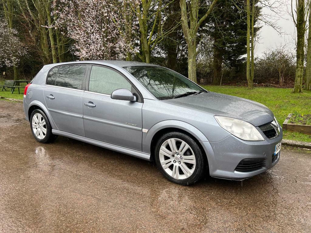 Compare Vauxhall Signum 1.9 Cdti Elegance KH57KFR Silver