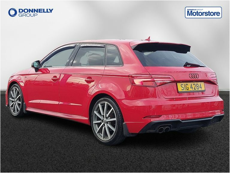 Compare Audi A3 1.4 Tfsi Black Edition S Tronic SIG4284 Red