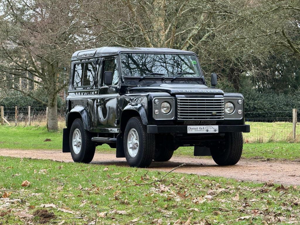 Compare Land Rover Defender 90 90 2.4 Tdci Xs Station Wagon 4Wd Euro 4  Black
