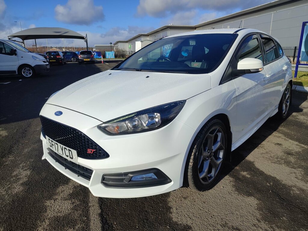 Compare Ford Focus St-2 Tdci SF17YCD White