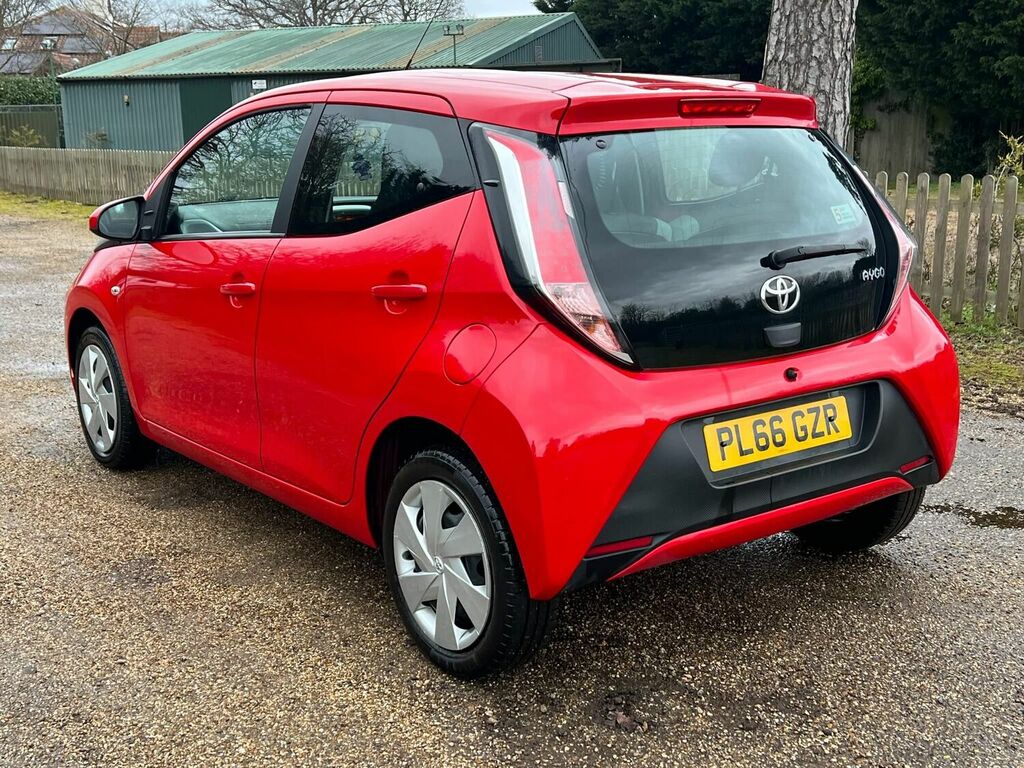 Compare Toyota Aygo Aygo X-play Vvt-i PL66GZR Red