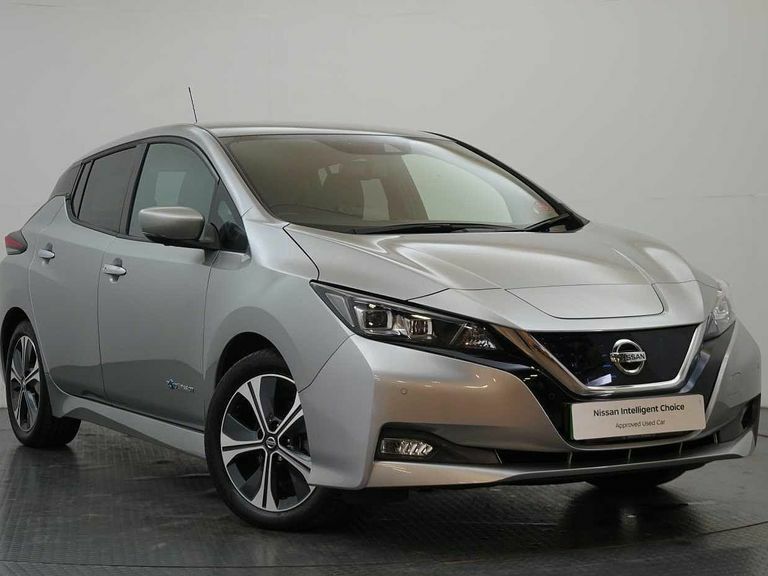 Compare Nissan Leaf 40Kw Tekna With Bose Audio And Pro Pilot Technolog AE70XKA Silver