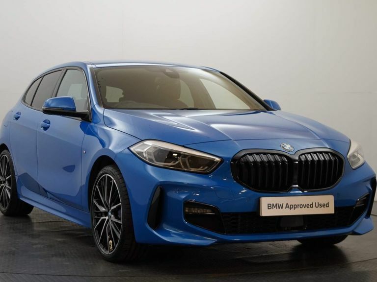Compare BMW 1 Series 118I M Sport YL23BFF Blue
