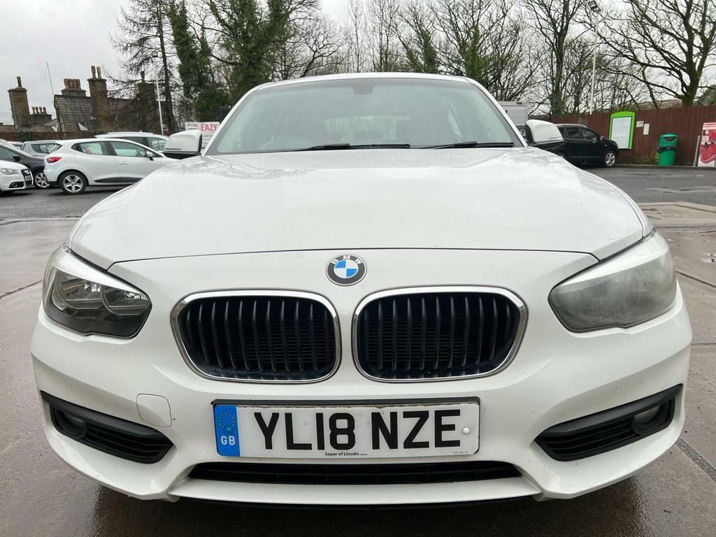 Compare BMW 1 Series Se YL18NZE White