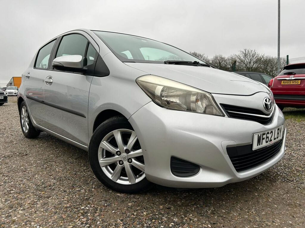 Compare Toyota Yaris Hatchback 1.4 D-4d Tr Euro 5 201262 WF62LBY Silver