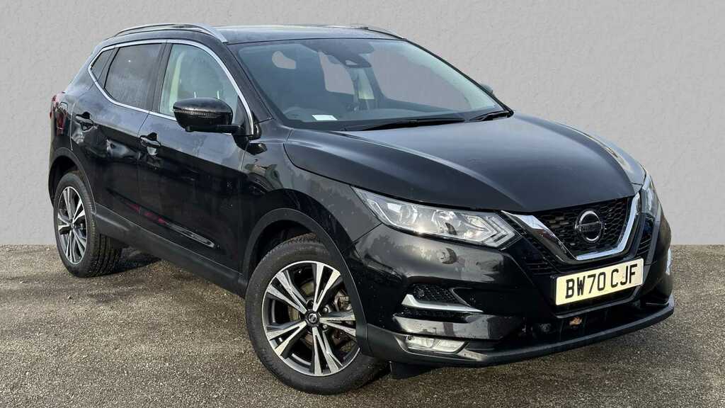 Compare Nissan Qashqai 1.3 Dig-t 160 157 N-connecta Dct Glass Roof BW70CJF Black
