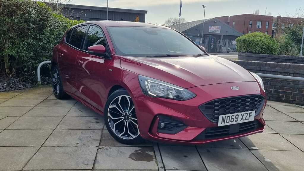 Compare Ford Focus 1.5 Ecoblue 120 St-line X ND69XZF Red