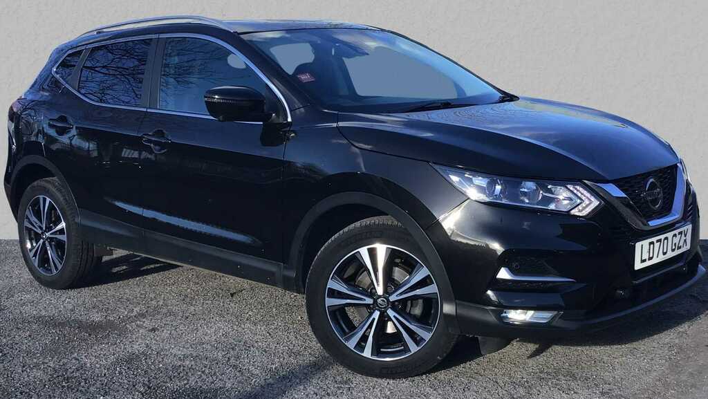 Compare Nissan Qashqai 1.3 Dig-t 160 157 N-connecta Dct Glass Roof LD70GZX Black