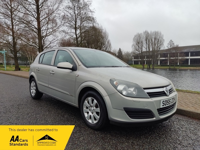 Compare Vauxhall Astra 1.6I 16V Club Hatchback SO55ZZH Silver