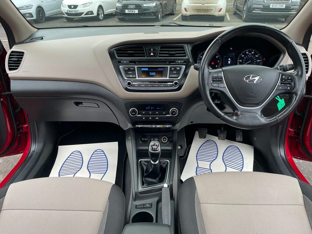 Compare Hyundai I20 Hatchback 1.4 Premium Se Euro 6 201515 YK15WXE Red