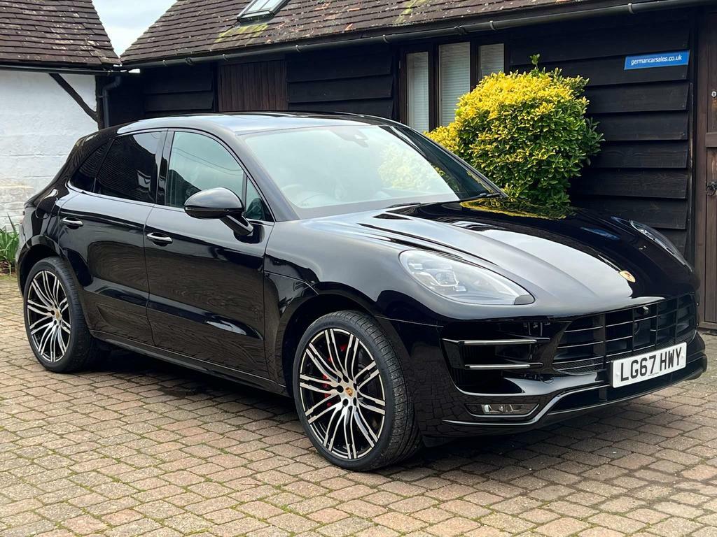 Compare Porsche Macan 3.6T V6 Turbo Performance Pdk 4Wd Euro 6 Ss LG67HWY Black