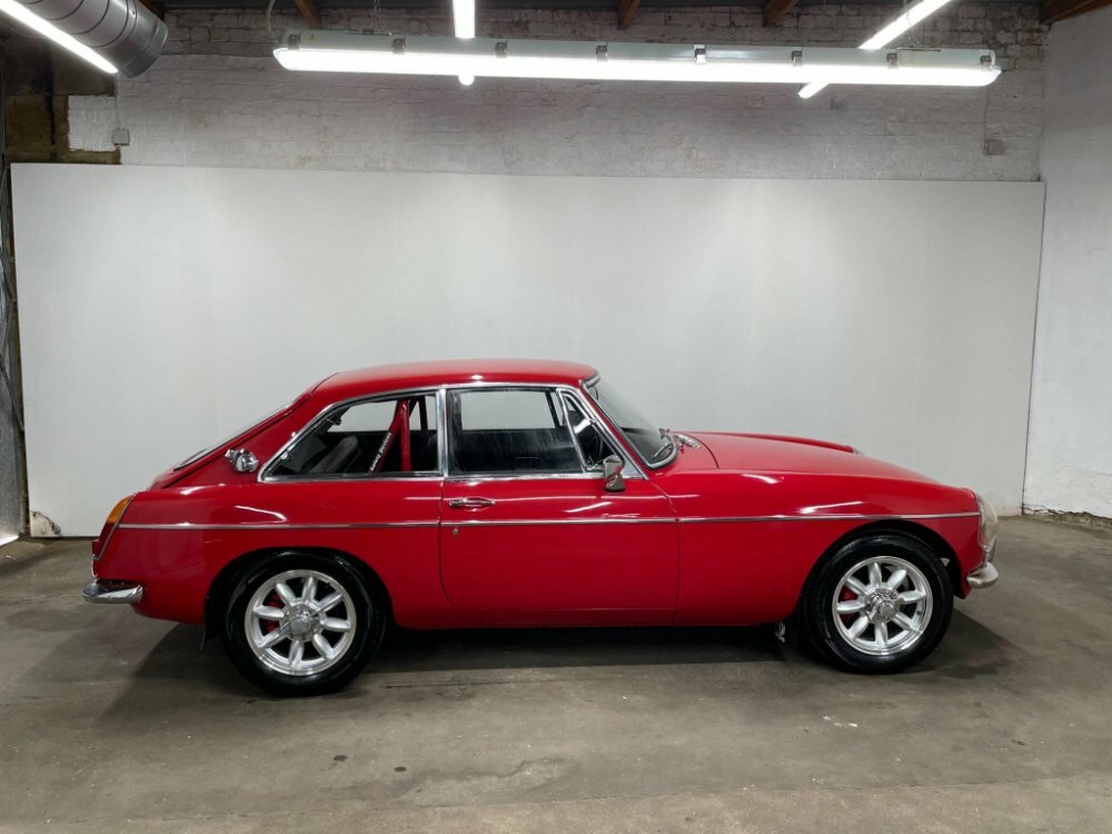 Compare MG MGB GT Gt 1.8 SAO599G Red