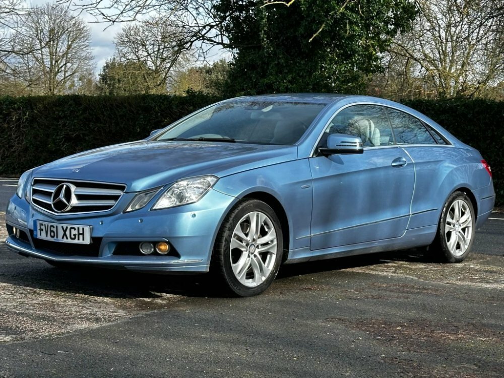 Compare Mercedes-Benz E Class 2.1 E250 Cdi Blueefficiency Se Edition 125 G-troni FV61XGH Blue