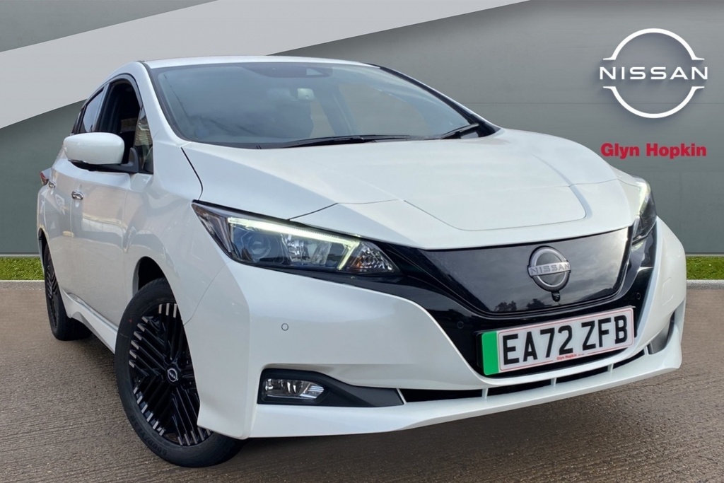Compare Nissan Leaf 110Kw N-connecta 39Kwh EA72ZFB White