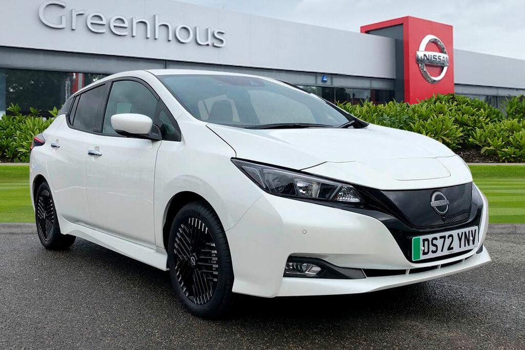 Compare Nissan Leaf 110Kw N-connecta 39Kwh Aut DS72YNV White