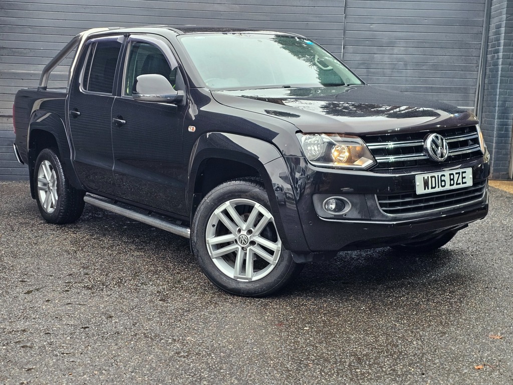 Compare Volkswagen Amarok 2.0 Tdi 180 Ps Highline 4Motion Fully Loaded With WD16BZE Black