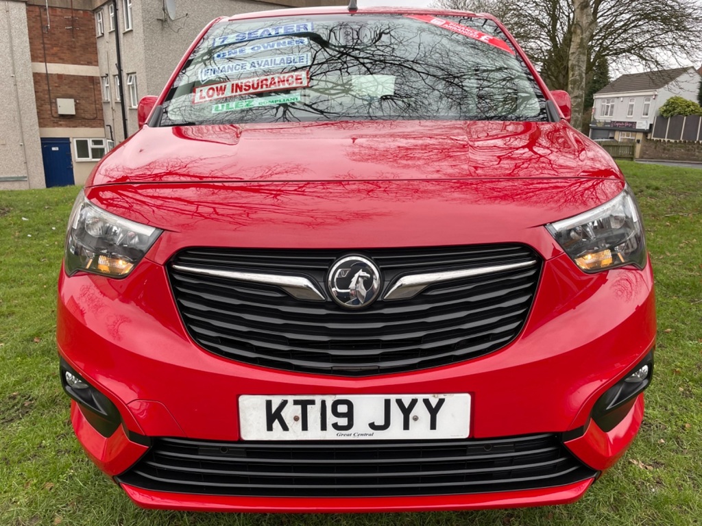 Compare Vauxhall Combo Mpv KT19JYY Red